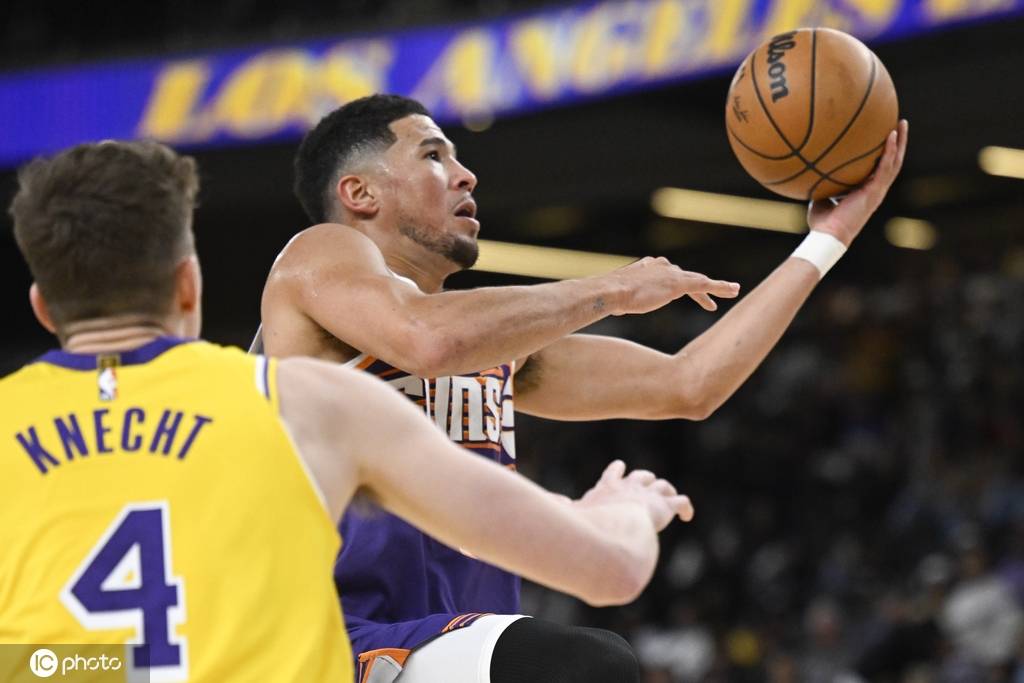 季前赛-布克24分里夫斯20分 詹东缺阵湖人81-103负太阳